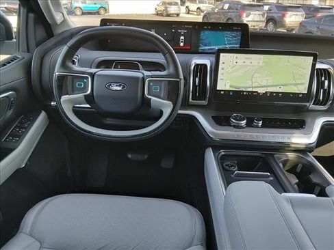 Used 2025 Ford Expedition Max Platinum w/ Driver's Package AWD/4WD image 11