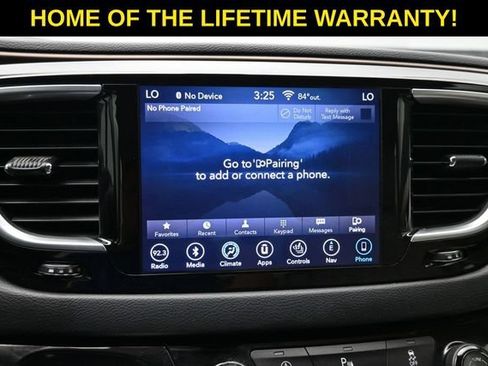 Used 2018 Chrysler Pacifica Touring-L Plus FWD image 29