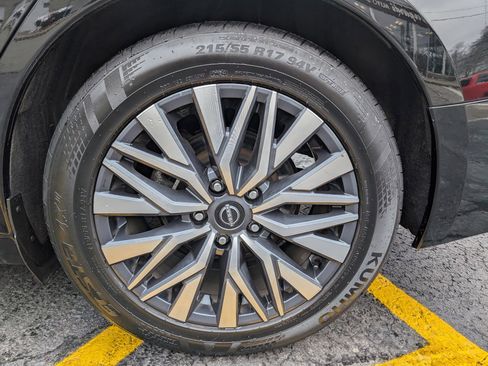 Used 2023 Nissan Altima 2.5 SV image 12