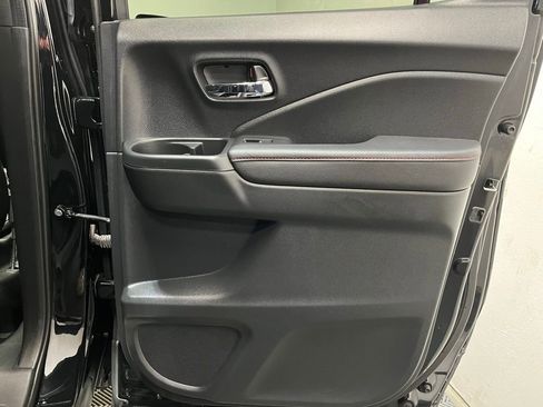Used 2025 Honda Ridgeline Black Edition image 18