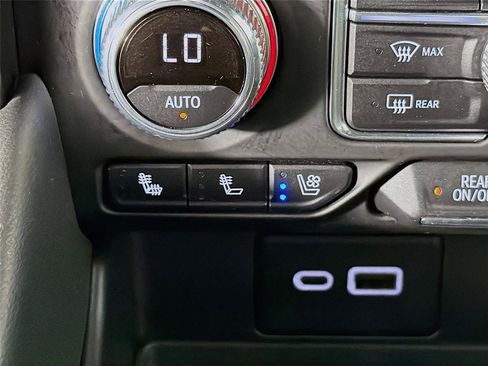 Used 2022 GMC Yukon AT4 AWD/4WD image 25