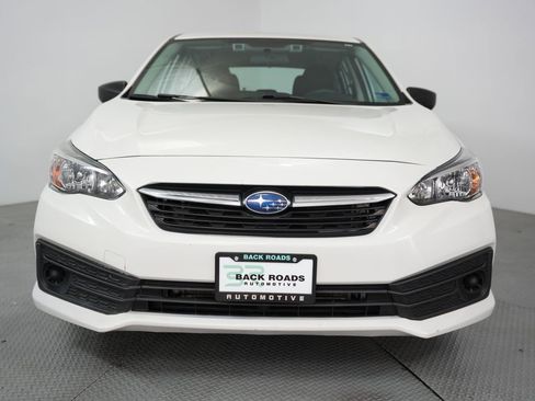 Used 2020 Subaru Impreza 2.0i image 2