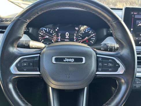 Used 2022 Jeep Compass Limited image 29