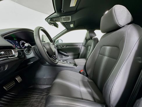 Used 2025 Honda Civic Sport image 13