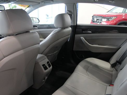 Used 2019 Hyundai Sonata Limited image 16