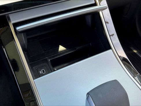 Used 2025 Land Rover Range Rover Velar S image 33