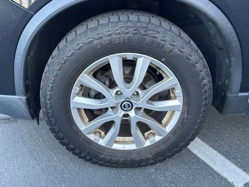 Used 2017 Nissan Rogue SV AWD/4WD image 32