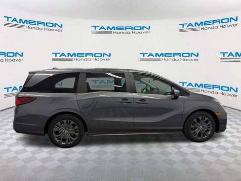 New 2026 Honda Odyssey Touring image 6