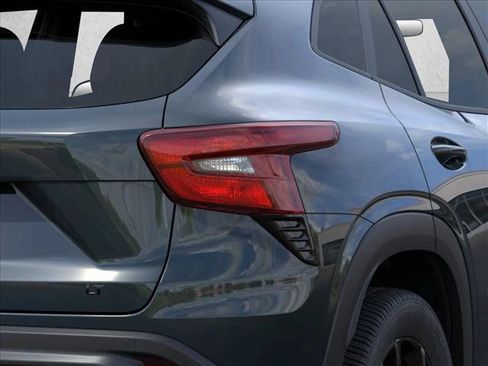 New 2026 Chevrolet Trax LT FWD image 11