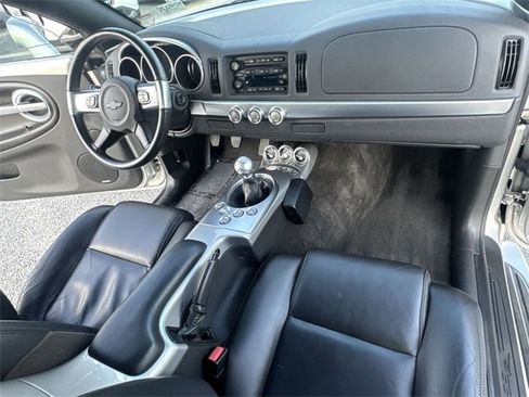 Used 2005 Chevrolet SSR w/ Preferred Equipment Group image 9