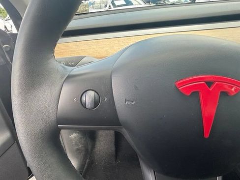 Used 2023 Tesla Model Y Performance AWD/4WD image 16