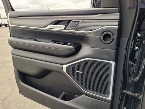 Used 2024 Jeep Wagoneer Series II w/ Flexible Seating Group RWD image 25