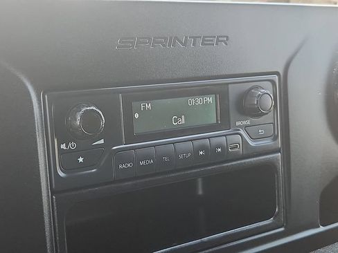 Used 2020 Mercedes-Benz Sprinter 2500 image 9