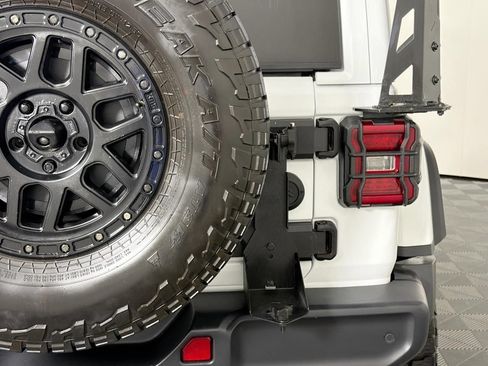 Used 2020 Jeep Wrangler Unlimited Rubicon w/ Uconnect 4C Nav & Sound Group AWD/4WD image 24