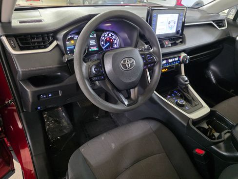 Used 2019 Toyota RAV4 XLE w/ Carpet Mat Package AWD/4WD image 24