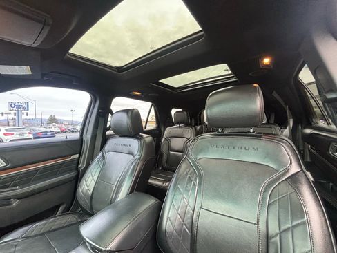 Used 2016 Ford Explorer Platinum image 29