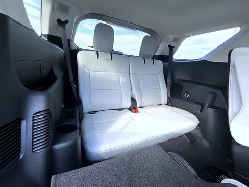 New 2026 Ford Explorer Platinum w/ LUX Leather Package AWD/4WD image 21