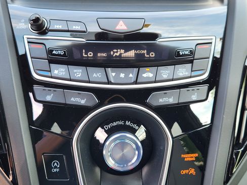 Used 2025 Acura RDX SH-AWD image 21