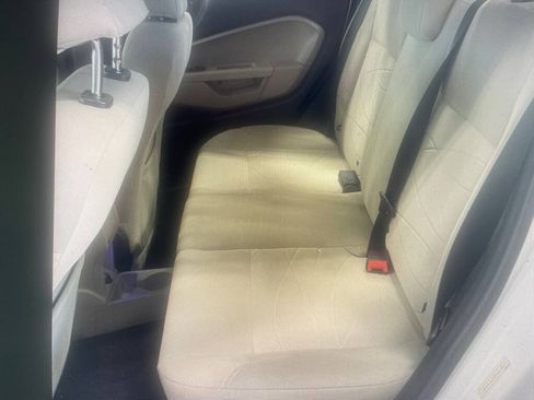 Used 2015 Ford Fiesta SE FWD image 7