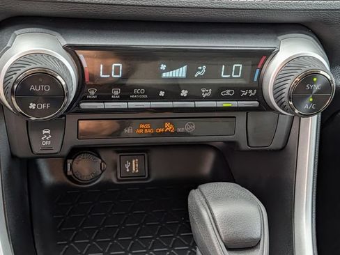 Used 2024 Toyota RAV4 LE AWD/4WD image 16