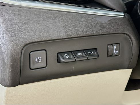 Used 2024 Buick Enclave Avenir w/ Avenir Technology Package image 10