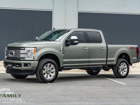 Used 2019 Ford F250 Platinum w/ Platinum Ultimate Package image 2