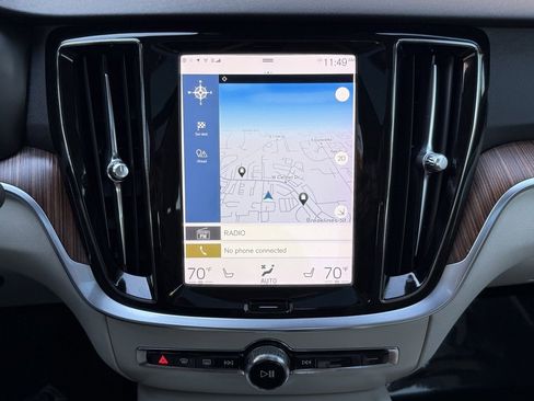 Used 2022 Volvo S60 B5 Momentum w/ Premium Package image 30