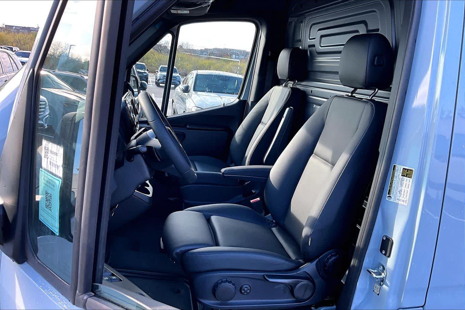Used 2026 Mercedes-Benz Sprinter 2500 image 9