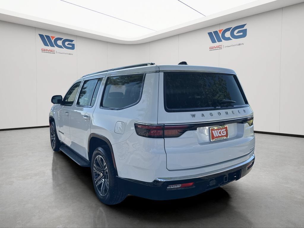 Used 2024 Jeep Wagoneer Series II w/ Flexible Seating Group AWD/4WD image 5