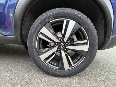 Used 2023 Nissan Rogue SL w/ SL Premium Package image 19