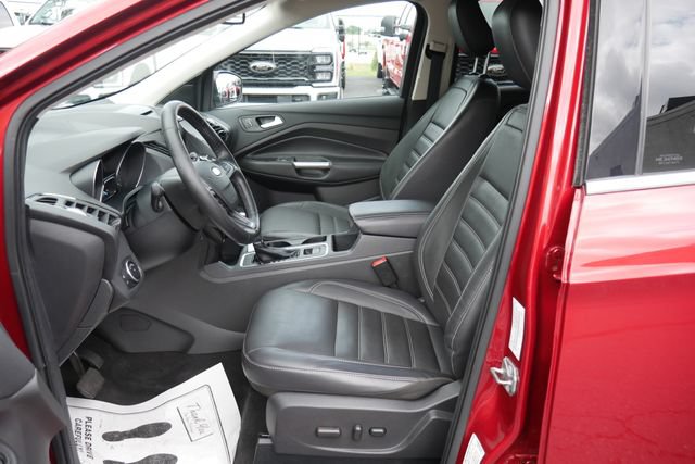 Used 2018 Ford Escape Titanium FWD image 2