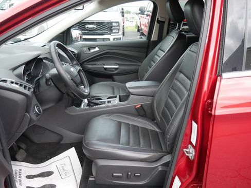Used 2018 Ford Escape Titanium FWD image 2