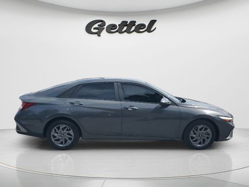 Certified 2024 Hyundai Elantra SEL FWD image 4