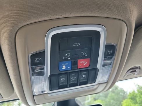 Used 2022 RAM 3500 Laramie AWD/4WD image 22