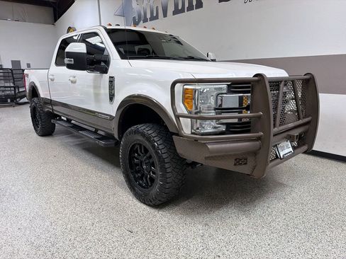 Used 2017 Ford F250 King Ranch w/ FX4 Off-Road Package AWD/4WD image 31