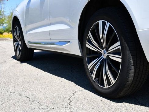 Used 2023 Volvo XC60 B5 Plus w/ Climate Package AWD/4WD image 9