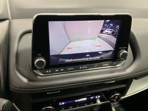 Used 2025 Nissan Rogue SV AWD/4WD image 21