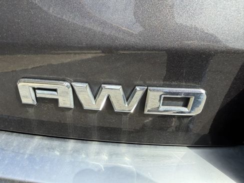Used 2016 GMC Acadia SLE AWD/4WD image 11