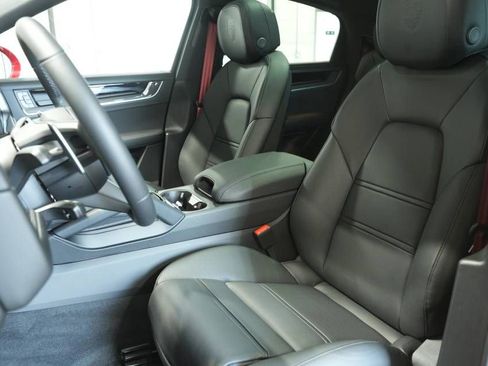 New 2026 Porsche Cayenne Coupe AWD/4WD image 5