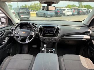 Used 2020 Chevrolet Traverse LT FWD video 2