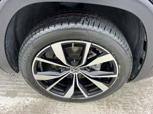 Used 2024 Volkswagen Atlas SEL Premium R-Line AWD/4WD image 12