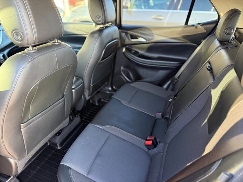 Used 2021 Buick Encore GX Select image 18