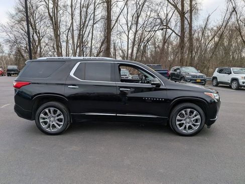 Used 2019 Chevrolet Traverse Premier image 2