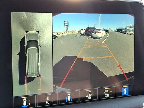 Used 2023 Chevrolet Suburban High Country image 21