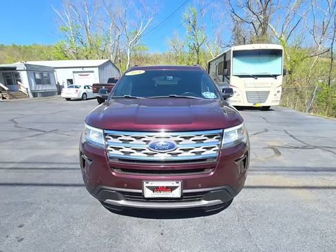 Used 2018 Ford Explorer XLT w/ Equipment Group 202A AWD/4WD image 1