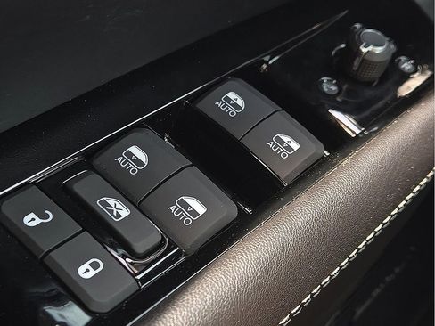 New 2026 Jeep Grand Wagoneer L Limited AWD/4WD image 17