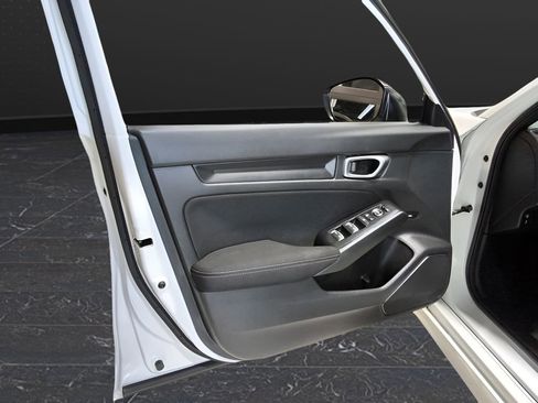 Used 2023 Honda Civic Sport image 9