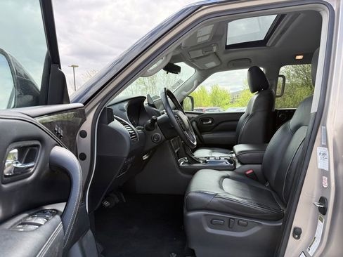 Used 2023 INFINITI QX80 Luxe w/ Cargo Package AWD/4WD image 8