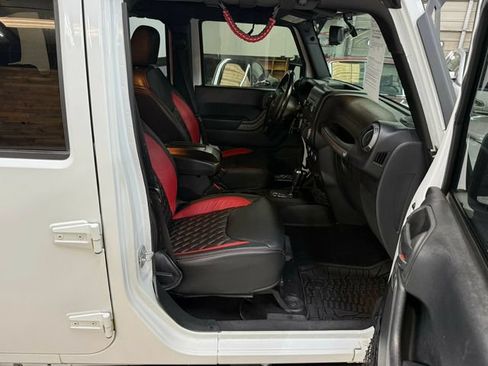 Used 2018 Jeep Wrangler Unlimited Sport S AWD/4WD image 30