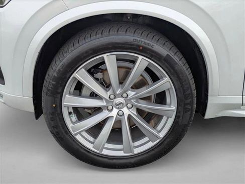 Used 2020 Volvo XC90 T6 Momentum image 24